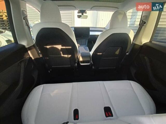 Белый Тесла Model Y, объемом двигателя 0 л и пробегом 17 тыс. км за 28500 $, фото 15 на Automoto.ua