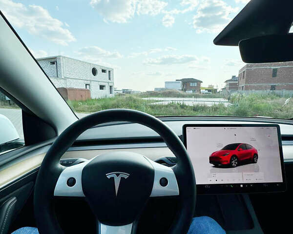 Белый Тесла Model Y, объемом двигателя 0 л и пробегом 21 тыс. км за 29500 $, фото 13 на Automoto.ua