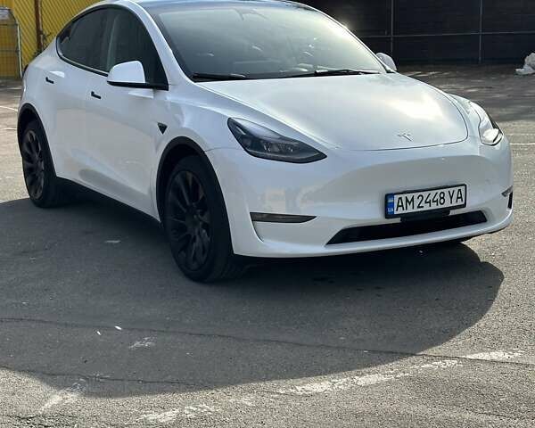 Белый Тесла Model Y, объемом двигателя 0 л и пробегом 23 тыс. км за 27500 $, фото 1 на Automoto.ua