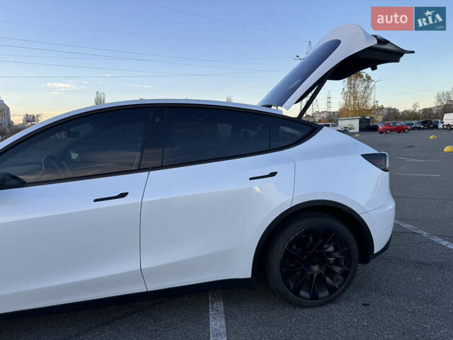 Білий Тесла Model Y, об'ємом двигуна 0 л та пробігом 48 тис. км за 28000 $, фото 3 на Automoto.ua