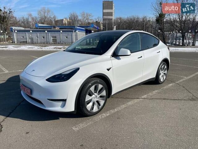 Белый Тесла Model Y, объемом двигателя 0 л и пробегом 30 тыс. км за 34500 $, фото 5 на Automoto.ua