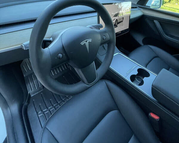 Белый Тесла Model Y, объемом двигателя 0 л и пробегом 81 тыс. км за 24700 $, фото 13 на Automoto.ua