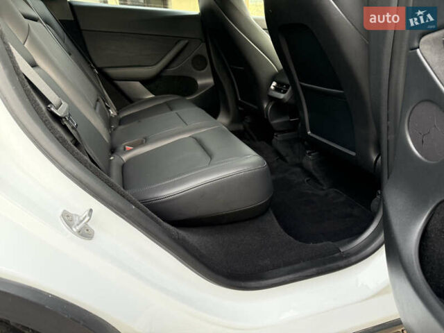 Белый Тесла Model Y, объемом двигателя 0 л и пробегом 39 тыс. км за 27200 $, фото 18 на Automoto.ua