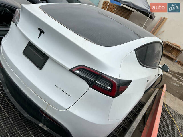 Белый Тесла Model Y, объемом двигателя 0 л и пробегом 52 тыс. км за 19800 $, фото 17 на Automoto.ua