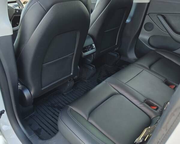 Белый Тесла Model Y, объемом двигателя 0 л и пробегом 100 тыс. км за 24444 $, фото 15 на Automoto.ua