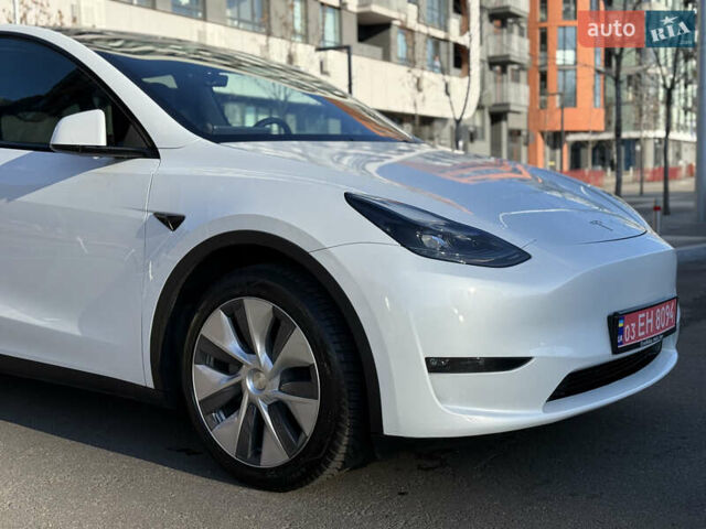 Белый Тесла Model Y, объемом двигателя 0 л и пробегом 35 тыс. км за 33777 $, фото 14 на Automoto.ua