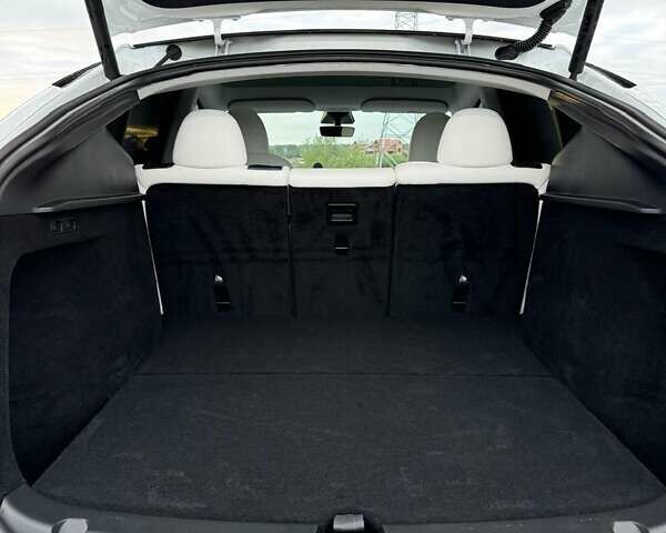 Білий Тесла Model Y, об'ємом двигуна 0 л та пробігом 20 тис. км за 26700 $, фото 35 на Automoto.ua