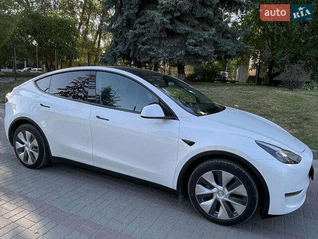 Белый Тесла Model Y, объемом двигателя 0 л и пробегом 81 тыс. км за 24700 $, фото 29 на Automoto.ua