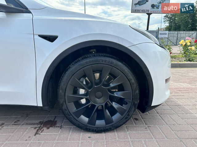 Білий Тесла Model Y, об'ємом двигуна 0 л та пробігом 30 тис. км за 31999 $, фото 9 на Automoto.ua