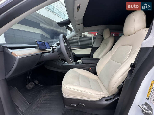 Белый Тесла Model Y, объемом двигателя 0 л и пробегом 41 тыс. км за 29900 $, фото 21 на Automoto.ua