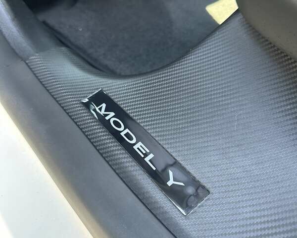Білий Тесла Model Y, об'ємом двигуна 0 л та пробігом 75 тис. км за 33500 $, фото 6 на Automoto.ua