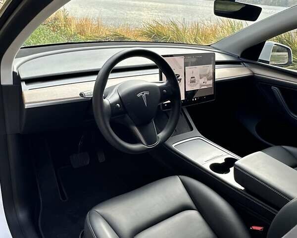 Тесла Model Y 2023 в Тернополе на Automoto.ua Белый Тесла Model Y, объемом двигателя 0 л и пробегом 44 тыс. км за 28700 $, фото 10 на Automoto.ua
