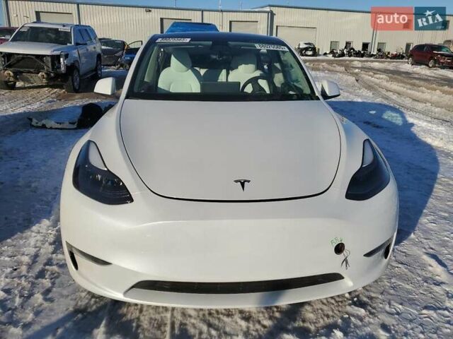 Белый Тесла Model Y, объемом двигателя 0 л и пробегом 25 тыс. км за 13000 $, фото 4 на Automoto.ua