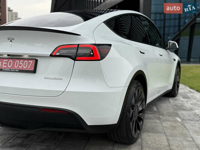 Белый Тесла Model Y, объемом двигателя 0 л и пробегом 45 тыс. км за 35500 $, фото 27 на Automoto.ua