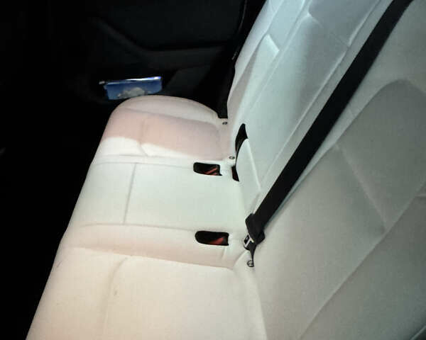 Белый Тесла Model Y, объемом двигателя 0 л и пробегом 35 тыс. км за 28800 $, фото 10 на Automoto.ua