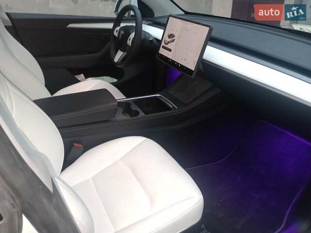 Белый Тесла Model Y, объемом двигателя 0 л и пробегом 5 тыс. км за 25500 $, фото 3 на Automoto.ua