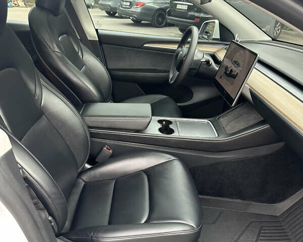 Белый Тесла Model Y, объемом двигателя 0 л и пробегом 31 тыс. км за 36500 $, фото 19 на Automoto.ua