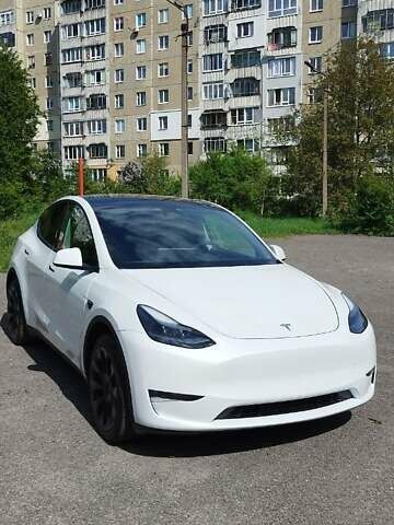 Белый Тесла Model Y, объемом двигателя 0 л и пробегом 1 тыс. км за 38000 $, фото 8 на Automoto.ua