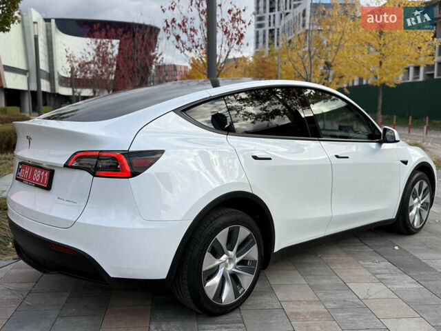 Белый Тесла Model Y, объемом двигателя 0 л и пробегом 25 тыс. км за 32500 $, фото 4 на Automoto.ua
