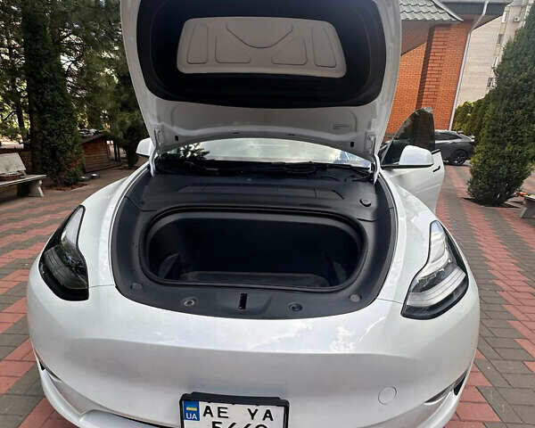 Белый Тесла Model Y, объемом двигателя 0 л и пробегом 18 тыс. км за 37345 $, фото 12 на Automoto.ua