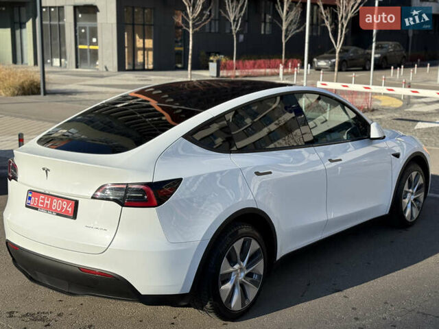 Белый Тесла Model Y, объемом двигателя 0 л и пробегом 35 тыс. км за 33777 $, фото 24 на Automoto.ua