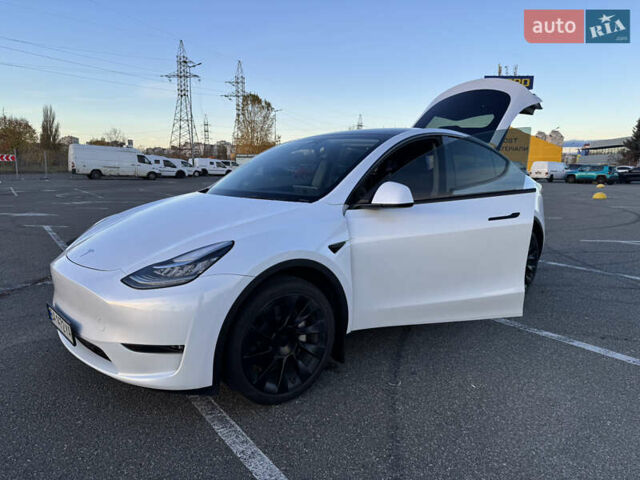 Білий Тесла Model Y, об'ємом двигуна 0 л та пробігом 48 тис. км за 28000 $, фото 2 на Automoto.ua