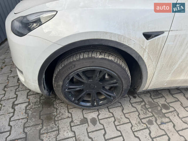 Білий Тесла Model Y, об'ємом двигуна 0 л та пробігом 156 тис. км за 17500 $, фото 5 на Automoto.ua