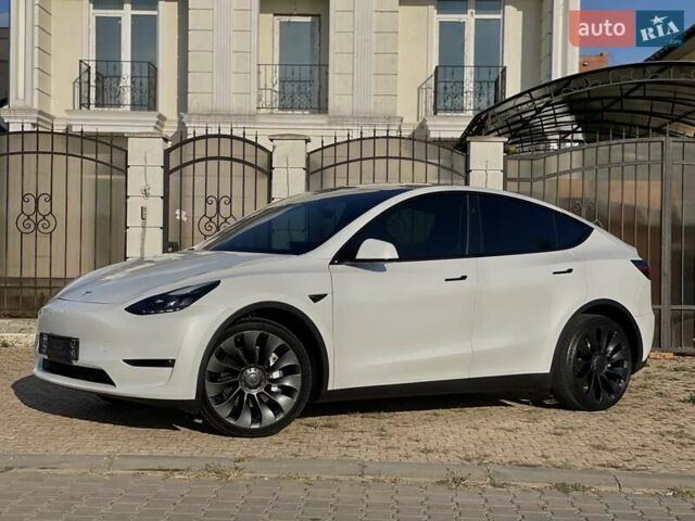 Белый Тесла Model Y, объемом двигателя 0 л и пробегом 26 тыс. км за 29900 $, фото 5 на Automoto.ua