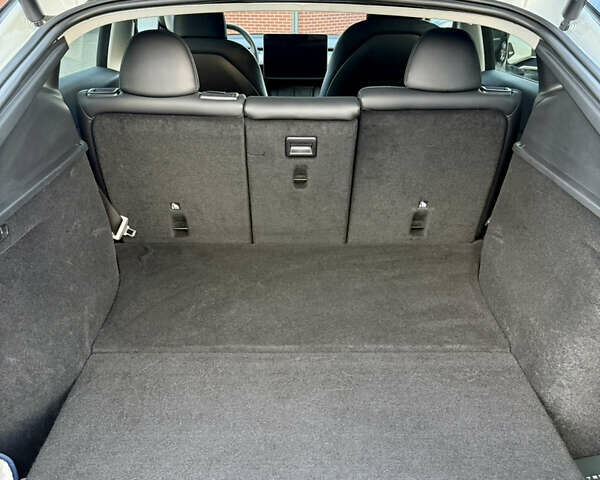 Тесла Model Y 2023 в Львове на Automoto.ua Белый Тесла Model Y, объемом двигателя 0 л и пробегом 48 тыс. км за 28900 $, фото 37 на Automoto.ua