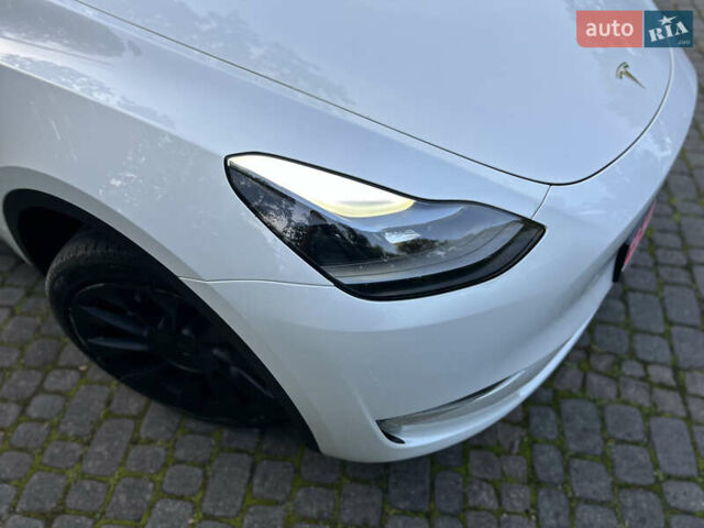 Білий Тесла Model Y, об'ємом двигуна 0 л та пробігом 101 тис. км за 20500 $, фото 4 на Automoto.ua