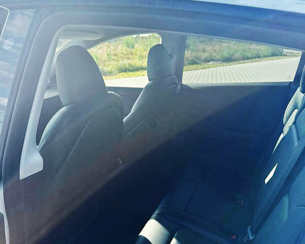 Белый Тесла Model Y, объемом двигателя 0 л и пробегом 21 тыс. км за 29500 $, фото 10 на Automoto.ua