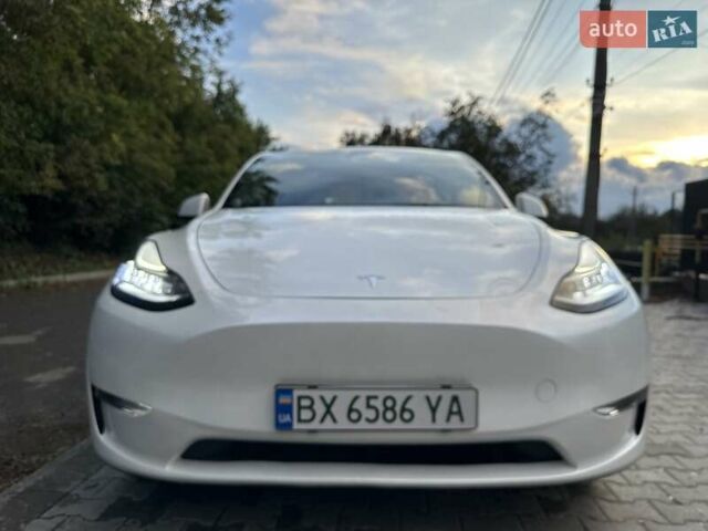 Белый Тесла Model Y, объемом двигателя 0 л и пробегом 62 тыс. км за 24999 $, фото 8 на Automoto.ua