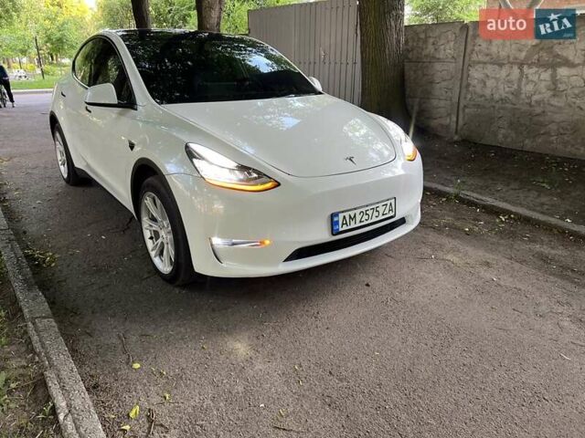 Белый Тесла Model Y, объемом двигателя 0 л и пробегом 33 тыс. км за 29800 $, фото 4 на Automoto.ua