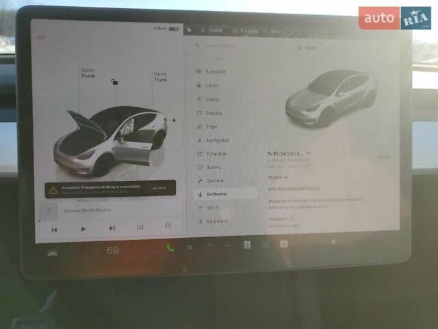 Белый Тесла Model Y, объемом двигателя 0 л и пробегом 25 тыс. км за 13000 $, фото 8 на Automoto.ua