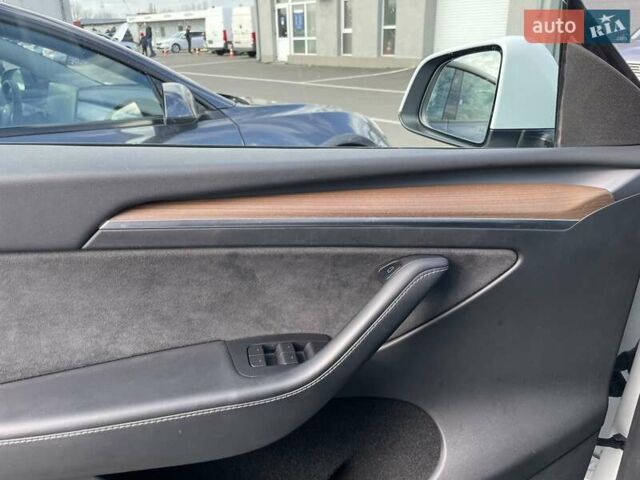 Белый Тесла Model Y, объемом двигателя 0 л и пробегом 4 тыс. км за 29800 $, фото 14 на Automoto.ua