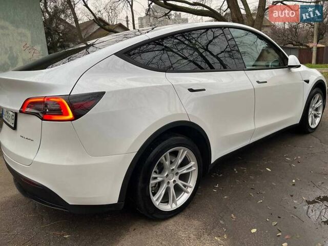Белый Тесла Model Y, объемом двигателя 0 л и пробегом 39 тыс. км за 29500 $, фото 4 на Automoto.ua