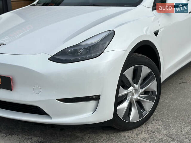 Білий Тесла Model Y, об'ємом двигуна 0 л та пробігом 47 тис. км за 27600 $, фото 4 на Automoto.ua