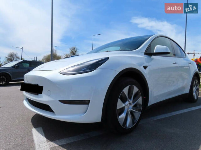 Белый Тесла Model Y, объемом двигателя 0 л и пробегом 41 тыс. км за 27000 $, фото 1 на Automoto.ua