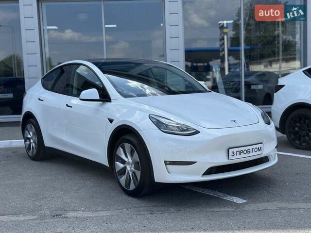 Белый Тесла Model Y, объемом двигателя 0 л и пробегом 6 тыс. км за 38000 $, фото 2 на Automoto.ua