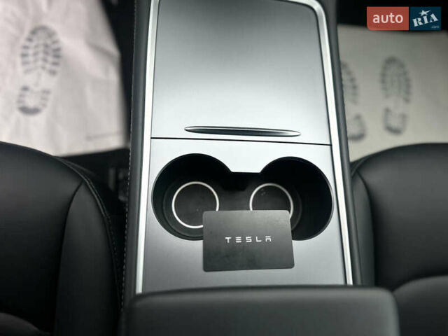 Белый Тесла Model Y, объемом двигателя 0 л и пробегом 29 тыс. км за 28900 $, фото 16 на Automoto.ua