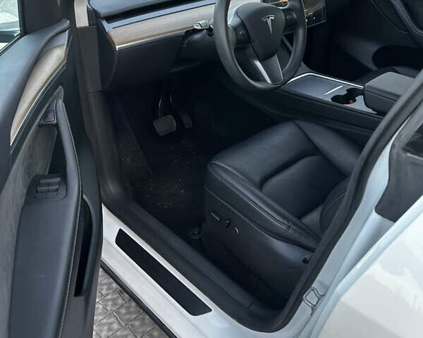 Білий Тесла Model Y, об'ємом двигуна 0 л та пробігом 42 тис. км за 29500 $, фото 9 на Automoto.ua