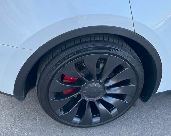 Белый Тесла Model Y, объемом двигателя 0 л и пробегом 35 тыс. км за 27500 $, фото 18 на Automoto.ua