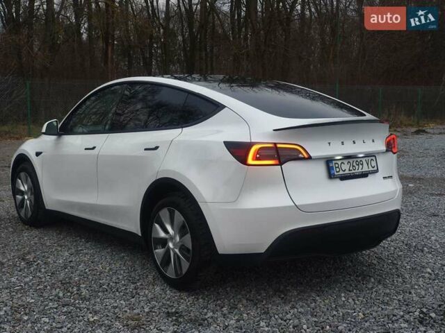 Белый Тесла Model Y, объемом двигателя 0 л и пробегом 39 тыс. км за 26800 $, фото 8 на Automoto.ua