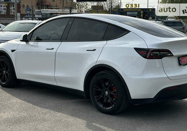 Белый Тесла Model Y, объемом двигателя 0 л и пробегом 22 тыс. км за 37900 $, фото 14 на Automoto.ua