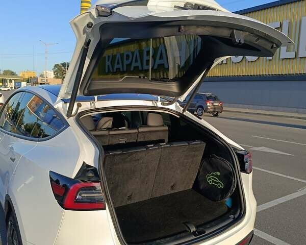 Белый Тесла Model Y, объемом двигателя 0 л и пробегом 36 тыс. км за 24990 $, фото 16 на Automoto.ua