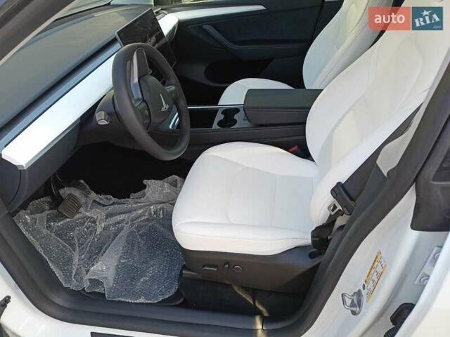 Белый Тесла Model Y, объемом двигателя 0 л и пробегом 17 тыс. км за 28500 $, фото 18 на Automoto.ua