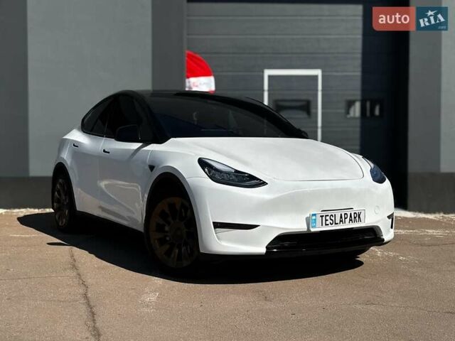 Білий Тесла Model Y, об'ємом двигуна 0 л та пробігом 42 тис. км за 31500 $, фото 27 на Automoto.ua