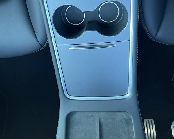 Белый Тесла Model Y, объемом двигателя 0 л и пробегом 43 тыс. км за 29500 $, фото 23 на Automoto.ua