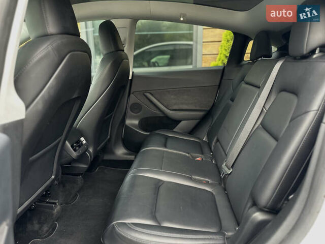 Білий Тесла Model Y, об'ємом двигуна 0 л та пробігом 47 тис. км за 26500 $, фото 53 на Automoto.ua
