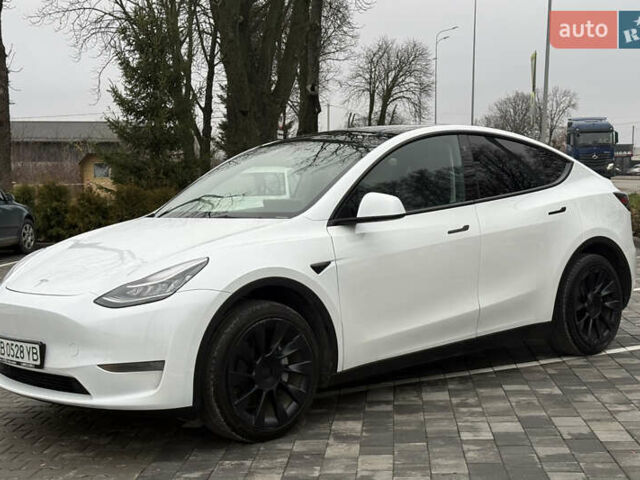 Белый Тесла Model Y, объемом двигателя 0 л и пробегом 53 тыс. км за 28800 $, фото 10 на Automoto.ua